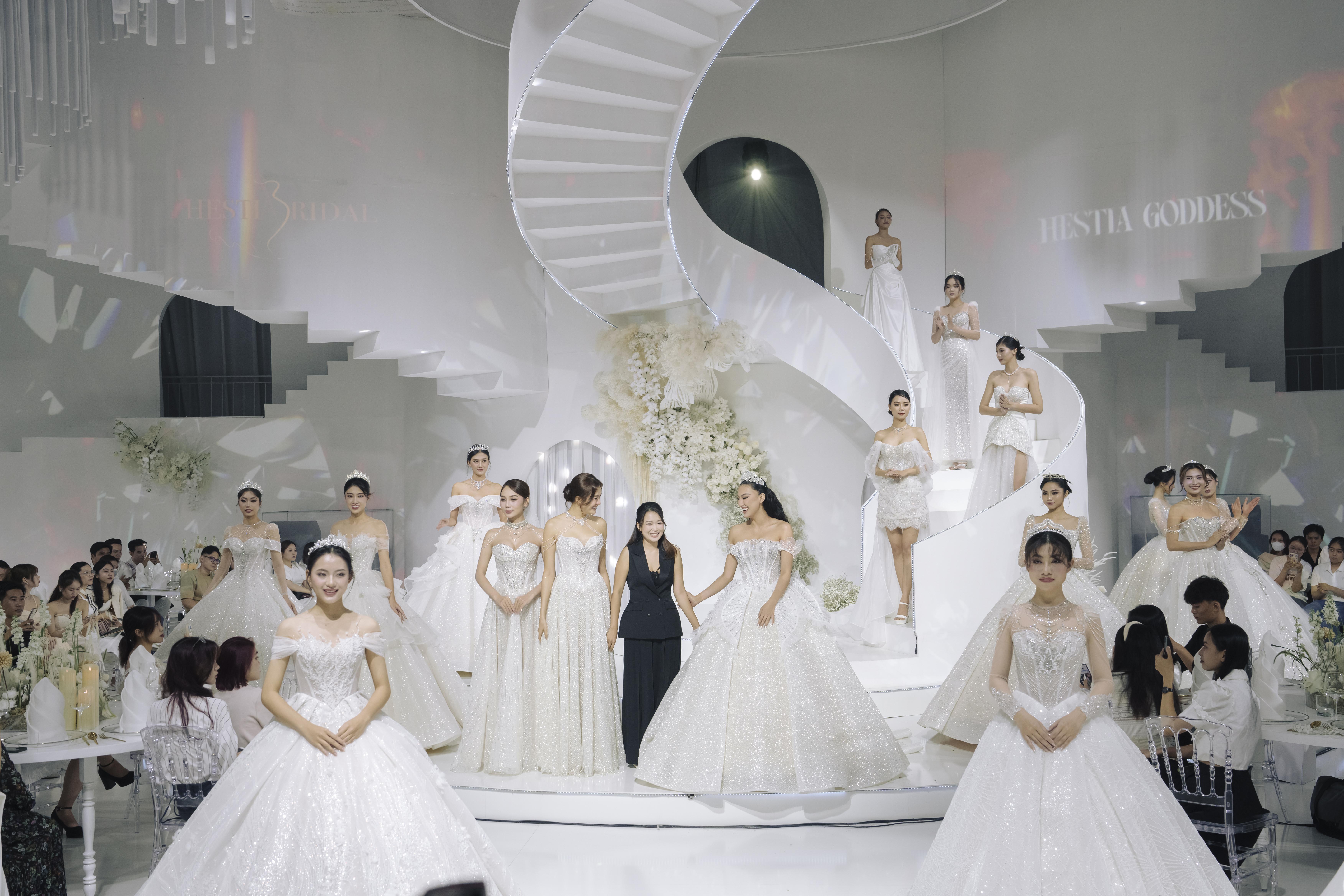 VÉN MÀN BST MỚI NHẤT CỦA HESTIA BRIDAL: Á HẬU KIM DUYÊN, LỆ HẰNG - VEDETTE, KIM CHI - FIRST FACE