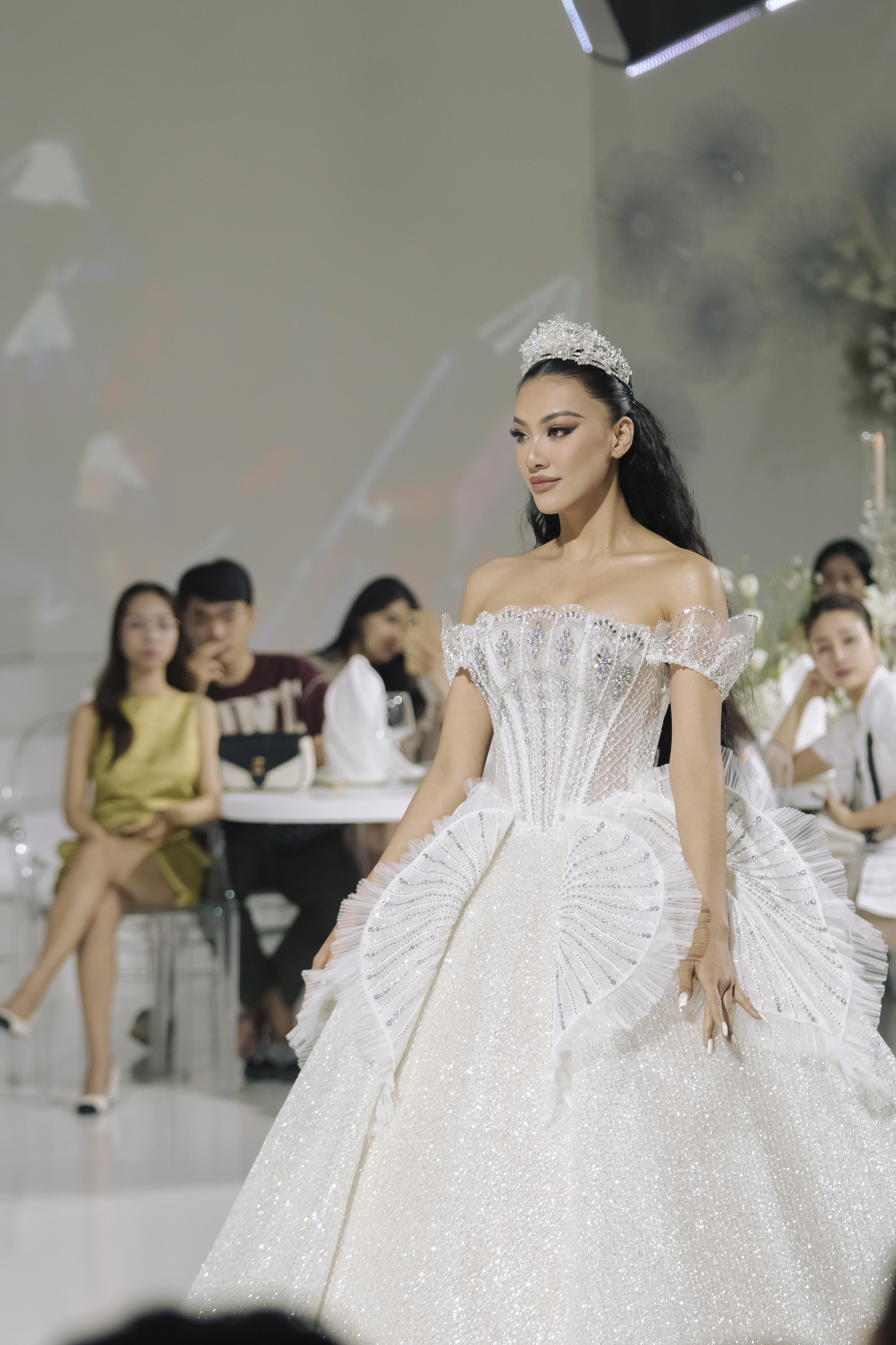 VÉN MÀN BST MỚI NHẤT CỦA HESTIA BRIDAL: Á HẬU KIM DUYÊN, LỆ HẰNG - VEDETTE, KIM CHI - FIRST FACE