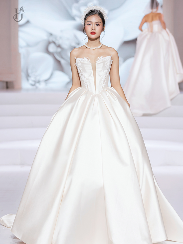 MALLORIE - KHI ÁNH SÁNG HÓA THÀNH LỤA